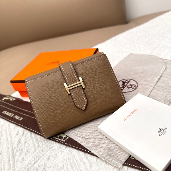 エルメス財布コピー正面デザイン